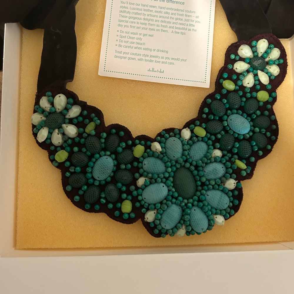 Stella and Dot Cortez Bib Necklace